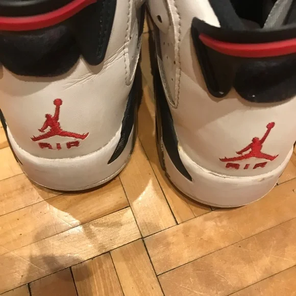 Air Jordan Retro 6 Carmine GS (2021) - Picture 6 of 11